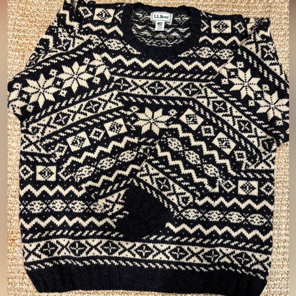 L.L. Bean Other - Mens Vintage LL Bean 100% Crewneck Wool sweater size XL Fairisle